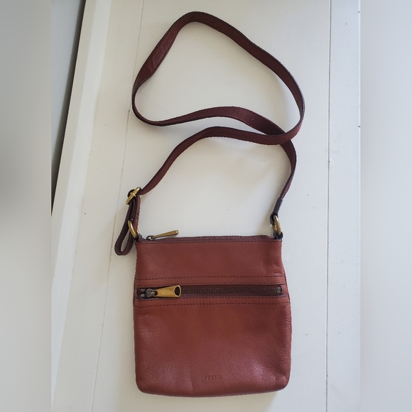 Fossil Voyager Leather Crossbody Bag - Picture 2 of 9